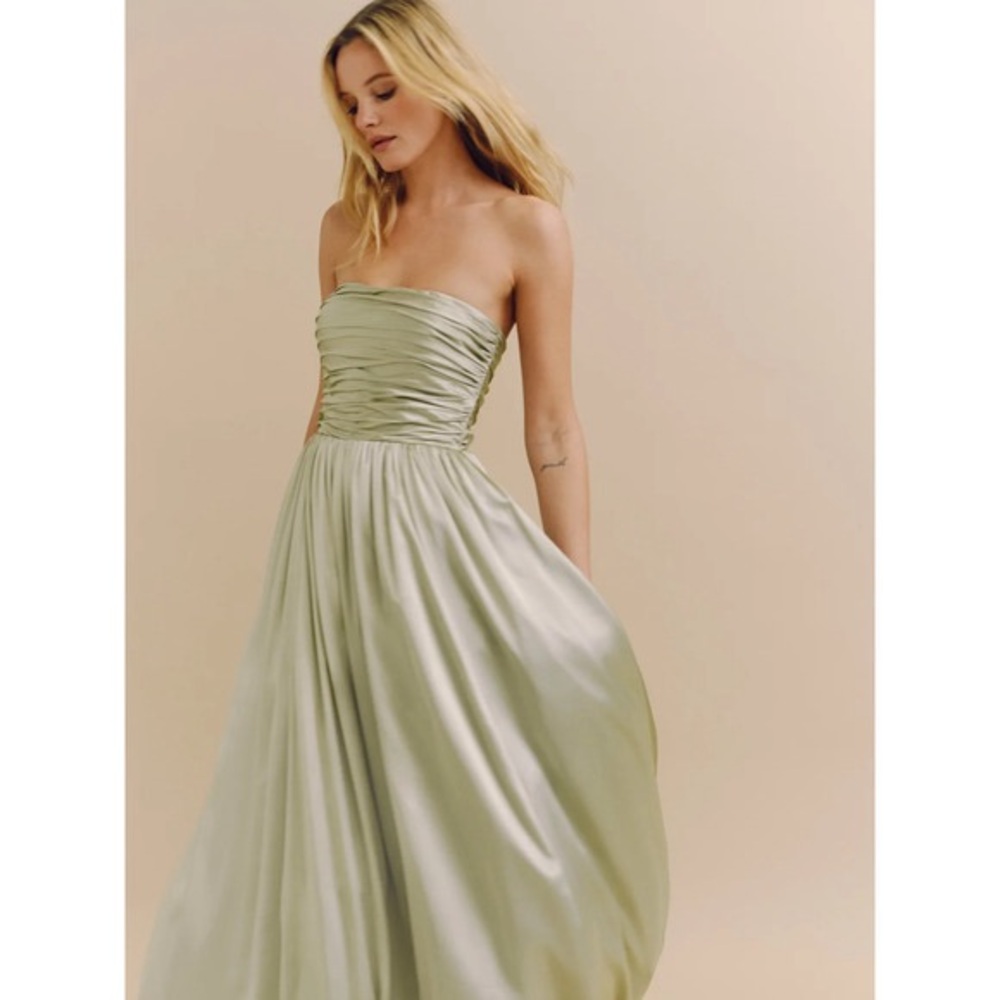 Reformation Elspeth Dress in Dried Herbs - Picture 2 of 10